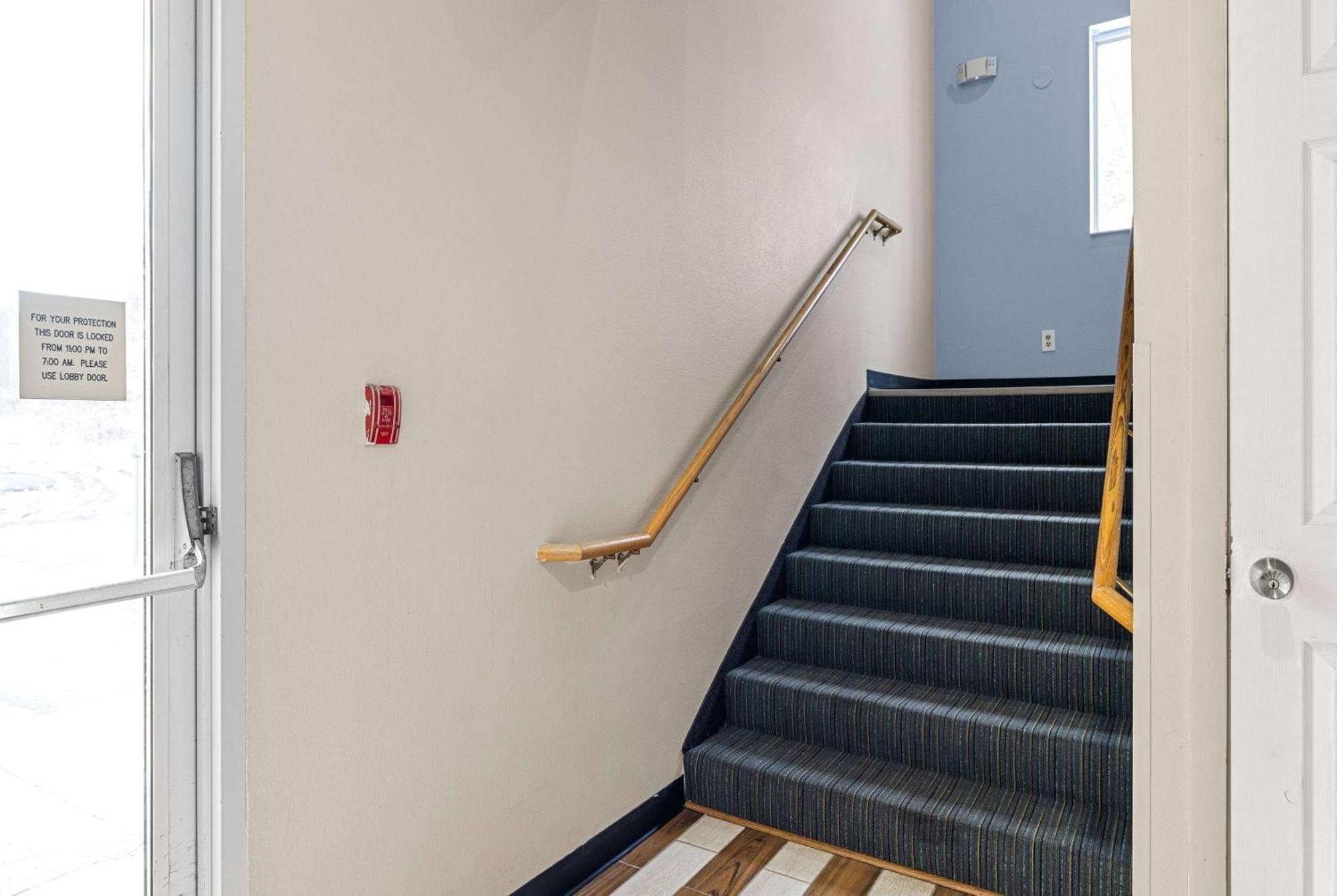 Super 8 By Wyndham Pittsburgh/Monroeville Bagian luar foto