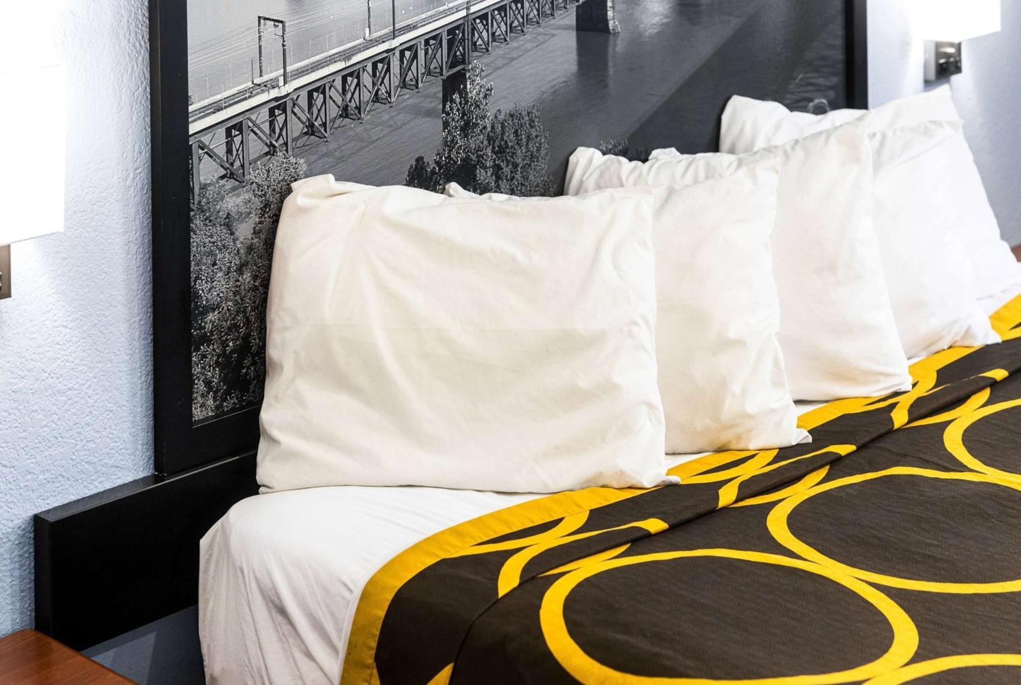 Super 8 By Wyndham Pittsburgh/Monroeville Bagian luar foto
