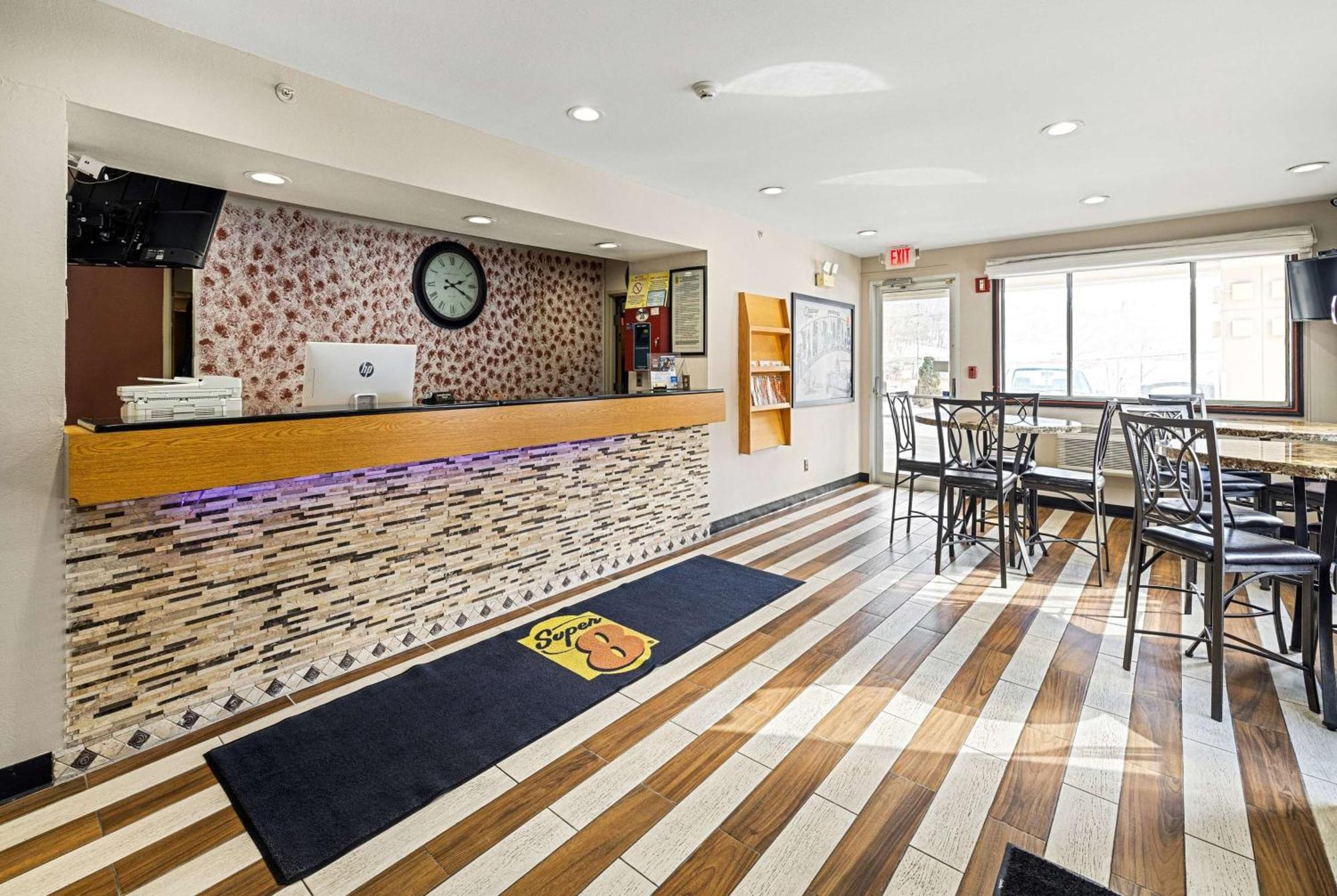 Super 8 By Wyndham Pittsburgh/Monroeville Bagian luar foto